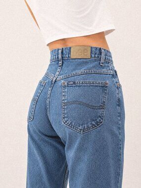 Vintage 90s Lee Jeans High Waisted Mom Jeans Tapered Leg Medium Wash Denim 5/25